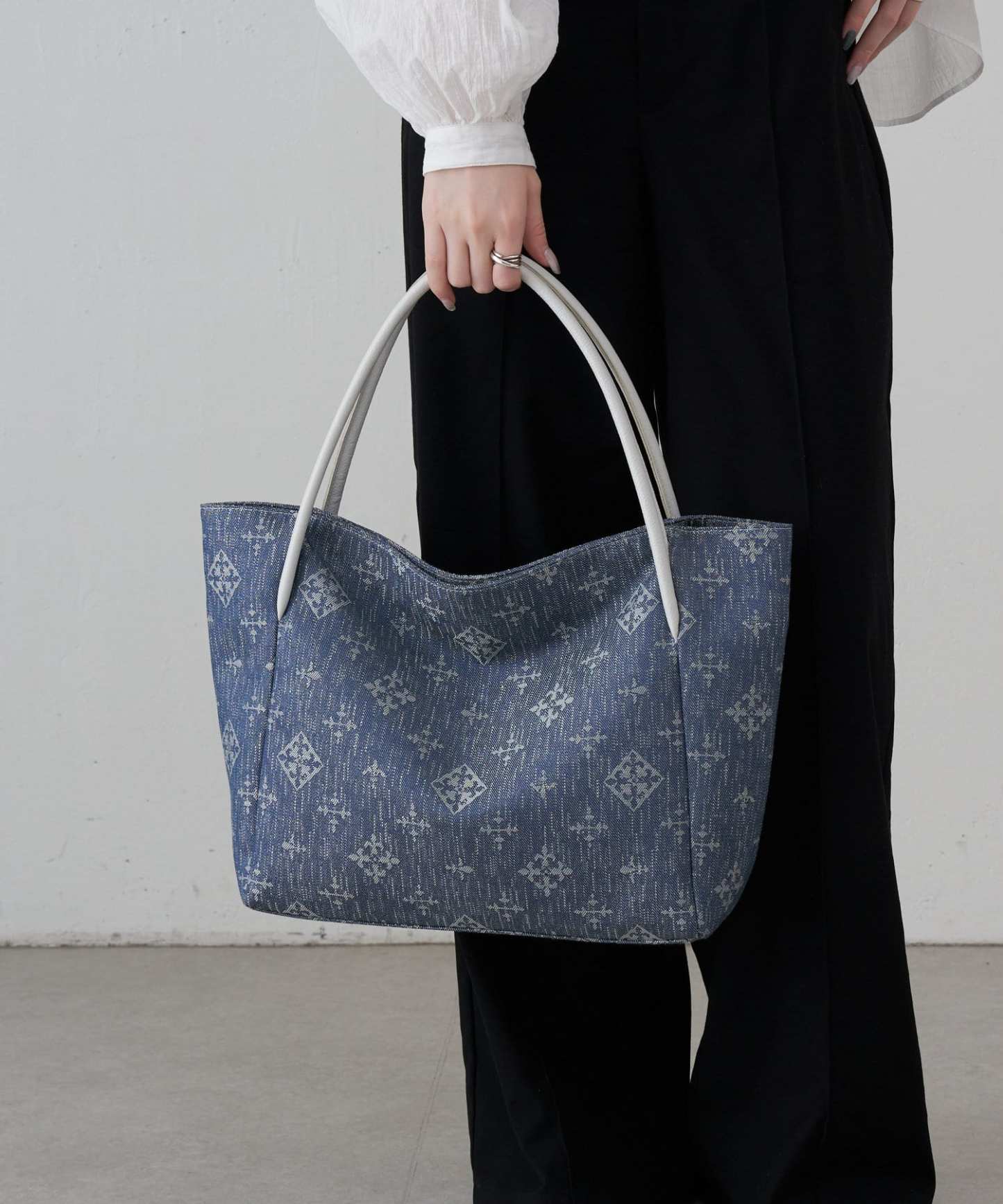 *4-6 WEEKS* (254) LIMITED EDITION Russet [Denim jacquard] Simple tote bag Indigo